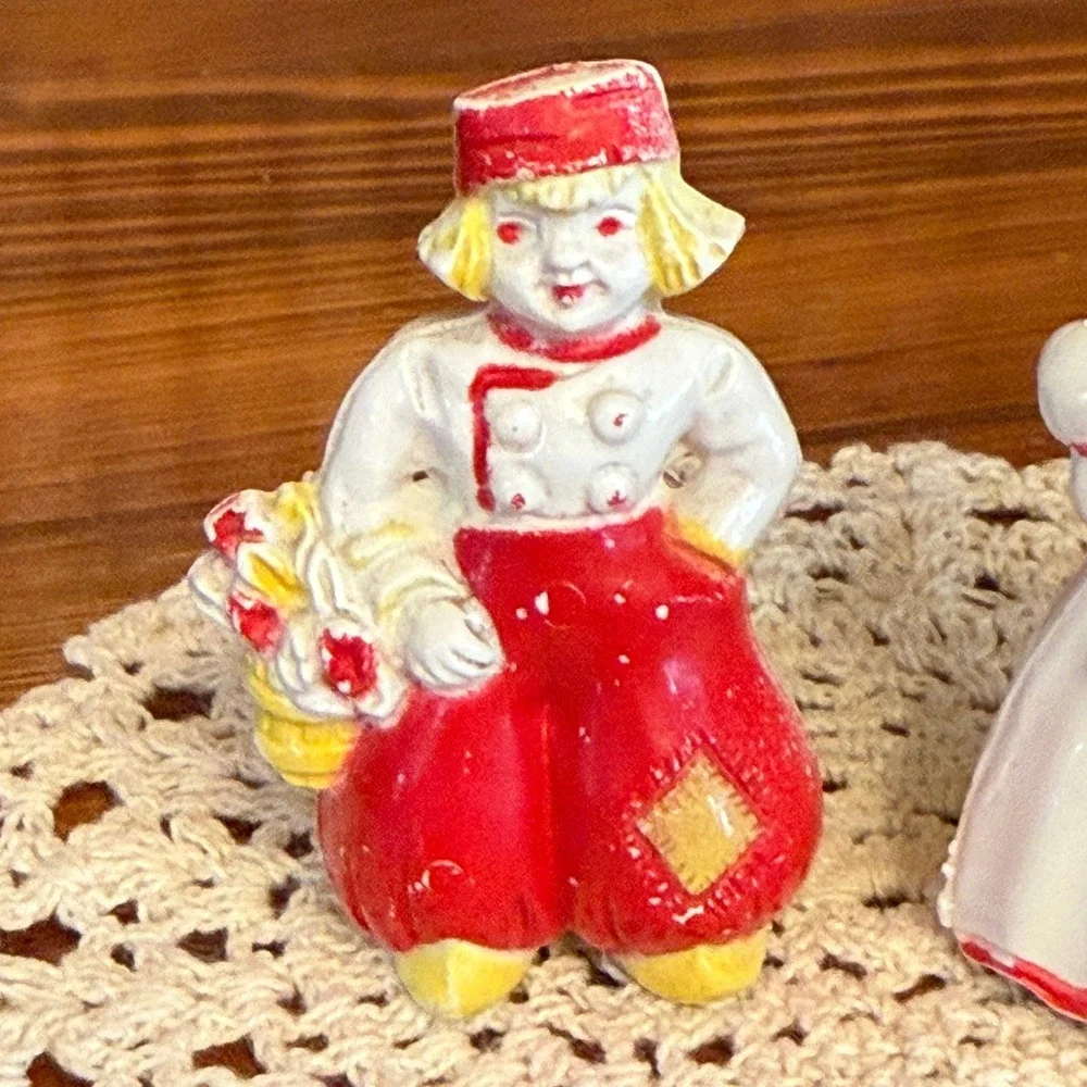 Dutch Boy and Girl Salt Pepper Shaker Set Red White Good Vintage
